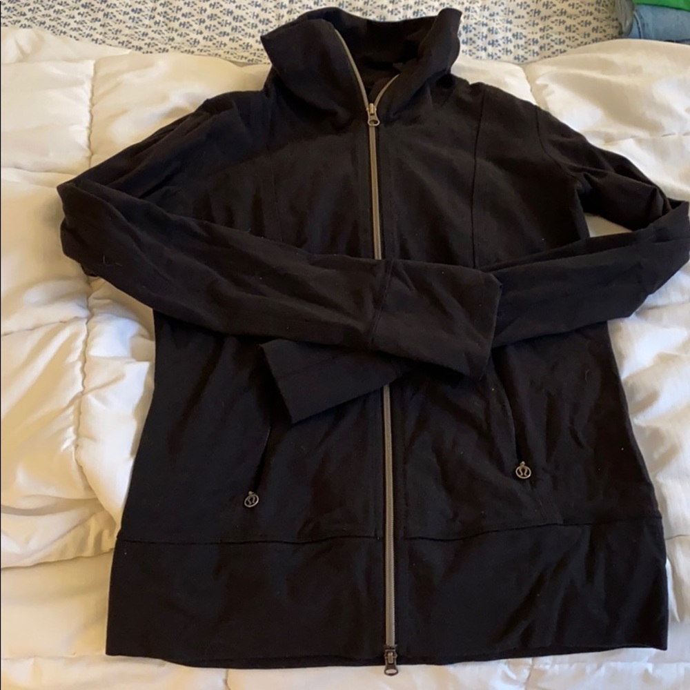 LULULEMON BLACK ZIP UP